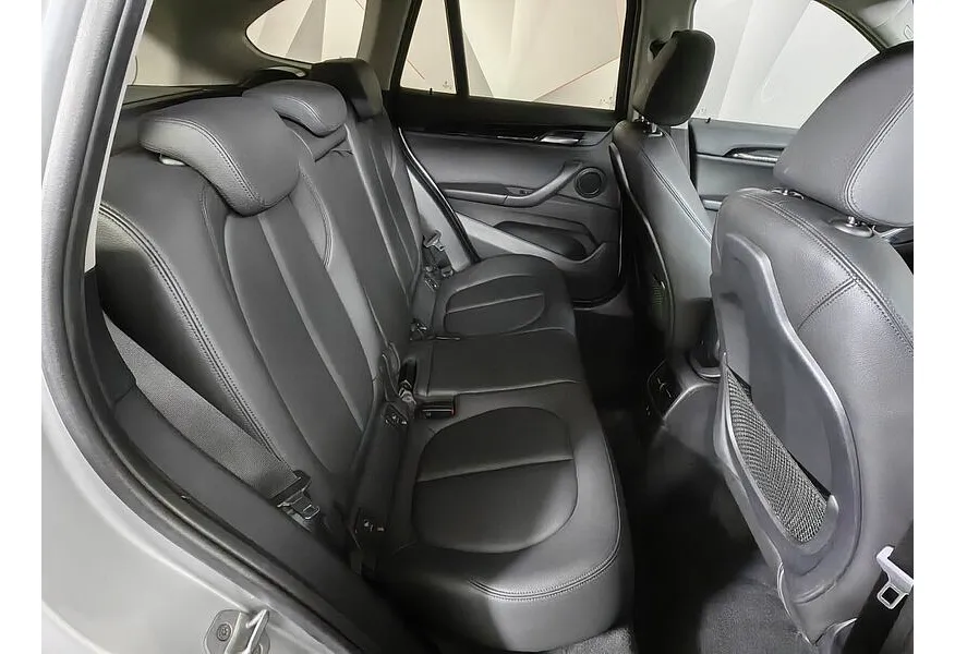 BMW X1 18i sDrive AT (136 л.с.) Серебристый в АВИЛОН. Слайд №14