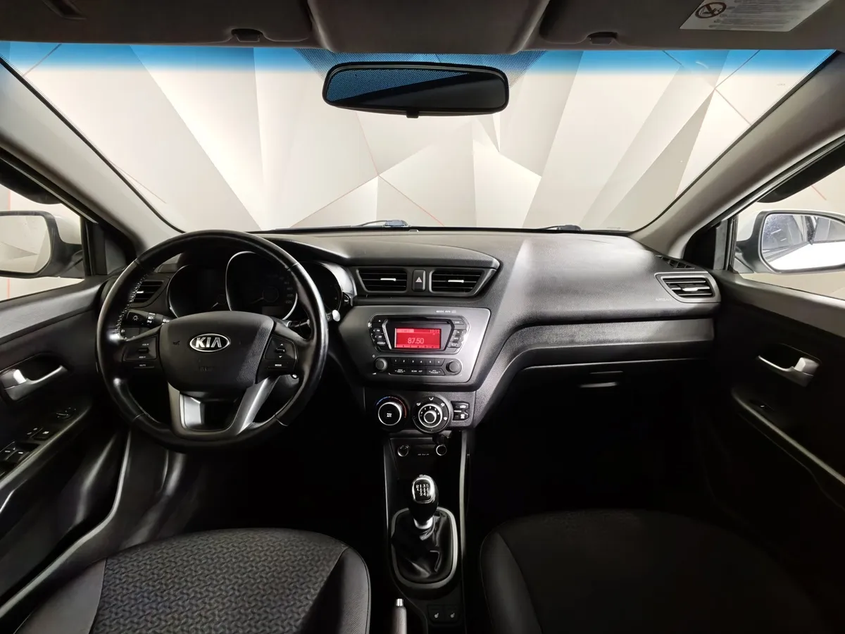 Kia Rio 1.6 MT (123 л.с.) Luxe Белый в АВИЛОН. Слайд №13