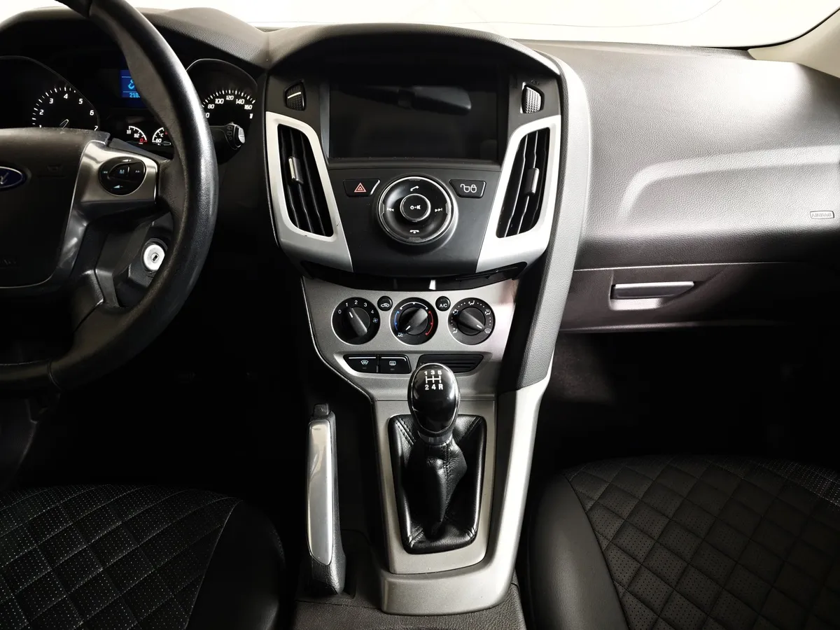 Ford Focus 1.6 MT (125 л.с.) Trend Серебристый в АВИЛОН. Слайд №14
