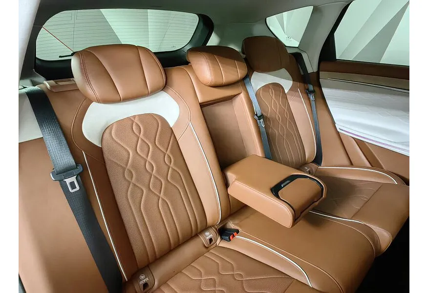 Voyah Free EVR 1.5 AT AWD (693 л.с.) Белый в АВИЛОН. Слайд №16