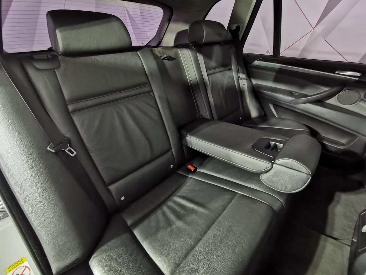 BMW X5 xDrive48i AT (355 л.с.) Серебристый в АВИЛОН. Слайд №14