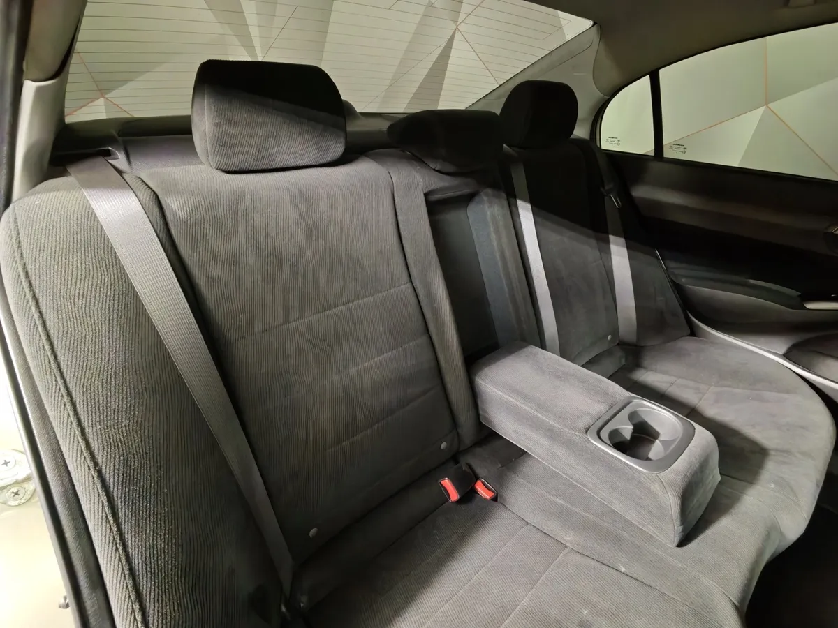 Honda Civic 1.8 AT (140 л.с.) Золотой в АВИЛОН. Слайд №14