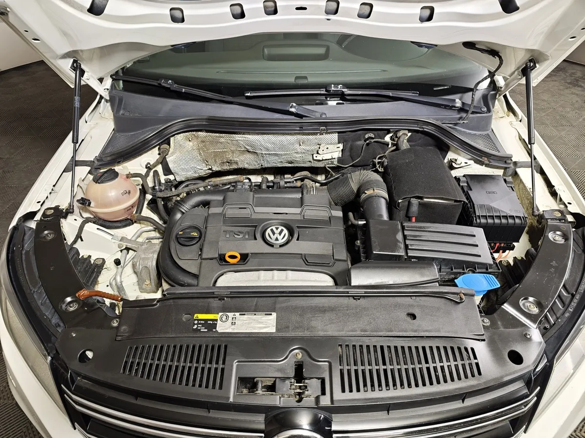 Volkswagen Tiguan 1.4 TSI BlueMotion DSG (150 л.с.) Белый в АВИЛОН. Слайд №10