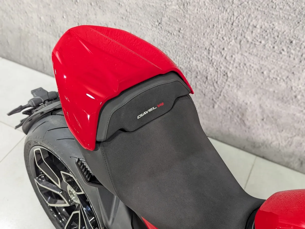 Ducati Diavel V4 1158 см³ (168 л.с.) (168) 1158 Красный в АВИЛОН. Слайд №4