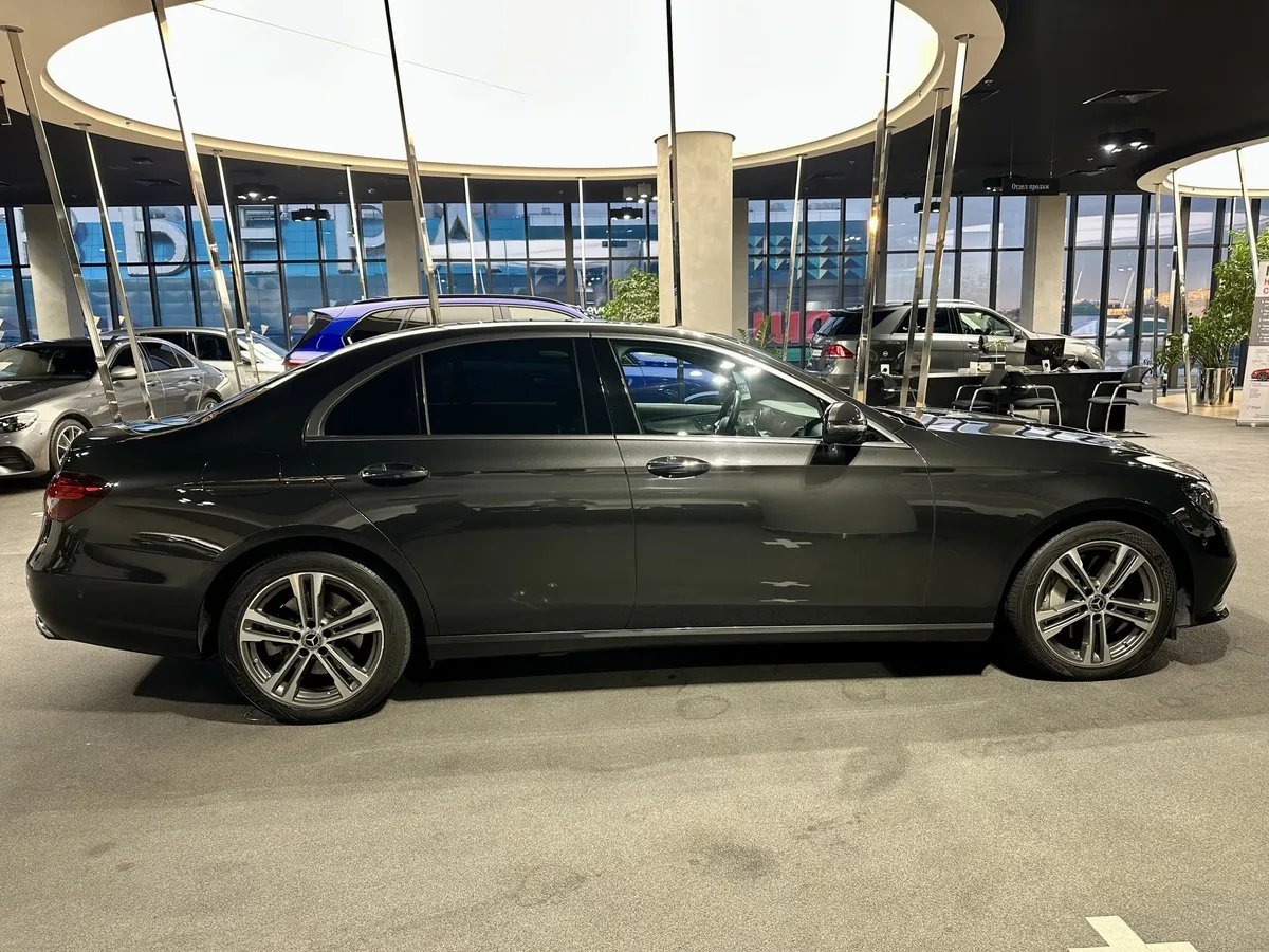 Mercedes-Benz E-Класс E 350 L 4Matic (258 л.с.) Серый в АВИЛОН. Слайд №6