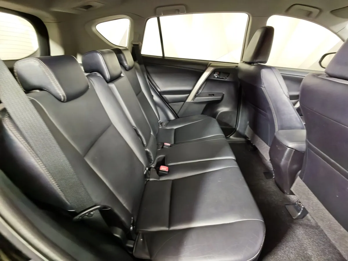 Toyota RAV4 2.2 TD AT (150 л.с.) Черный в АВИЛОН. Слайд №14
