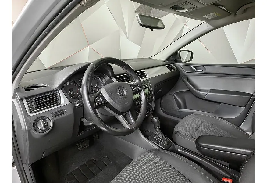 Skoda Rapid 1.6 MT (105 л.с.) Серебристый в АВИЛОН. Слайд №15