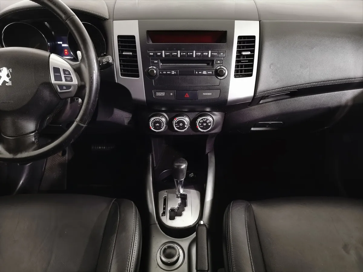 Peugeot 4007 2.4 CVT 4x4 (170 л.с.) Белый в АВИЛОН. Слайд №13