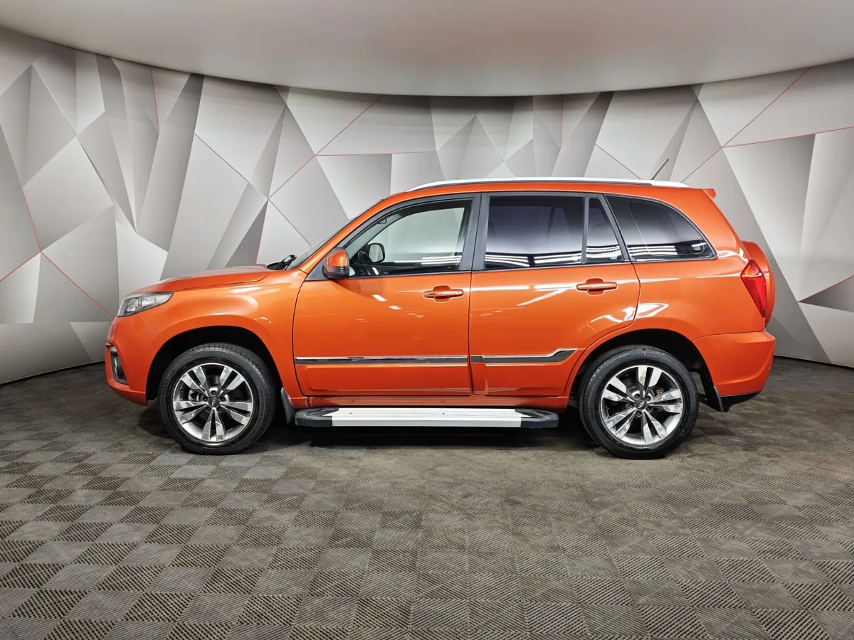 Chery Tiggo 3 1.6 CVT (126 л.с.) Luxury Оранжевый в АВИЛОН. Слайд №5