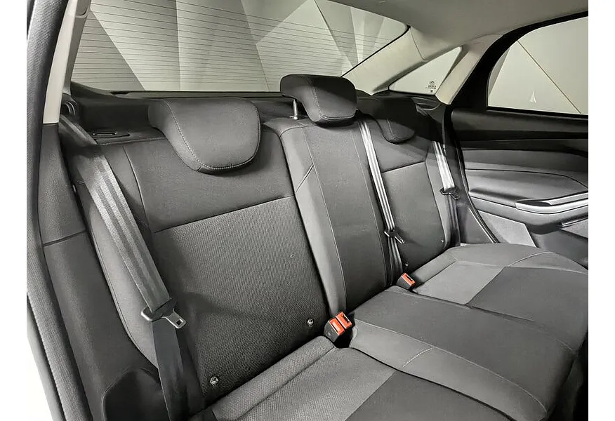 АВИЛОН - Ford Focus 1.6 MT (105 л.с.) Special Edition Белый - slide 10