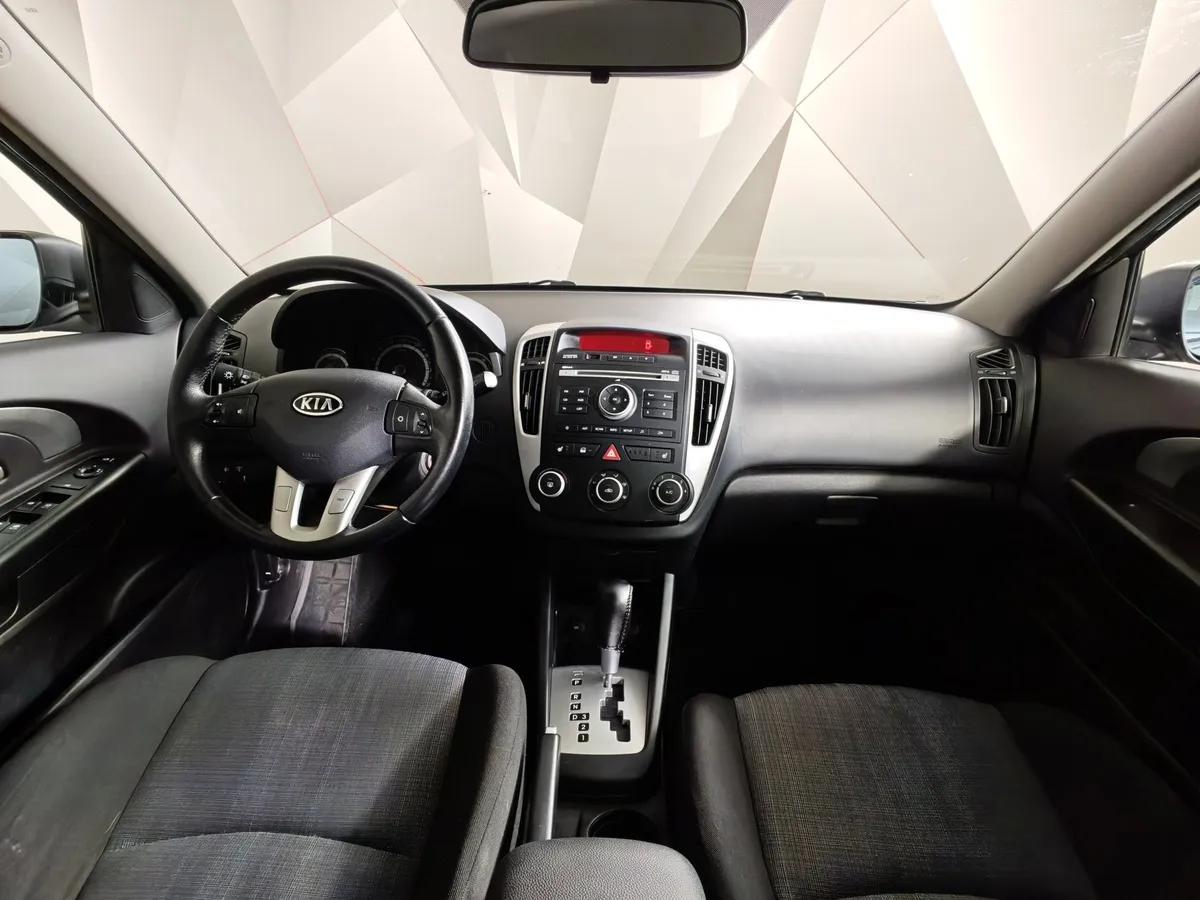 Kia Ceed 1.6 AT (130 л.с.) Серебристый в АВИЛОН. Слайд №13