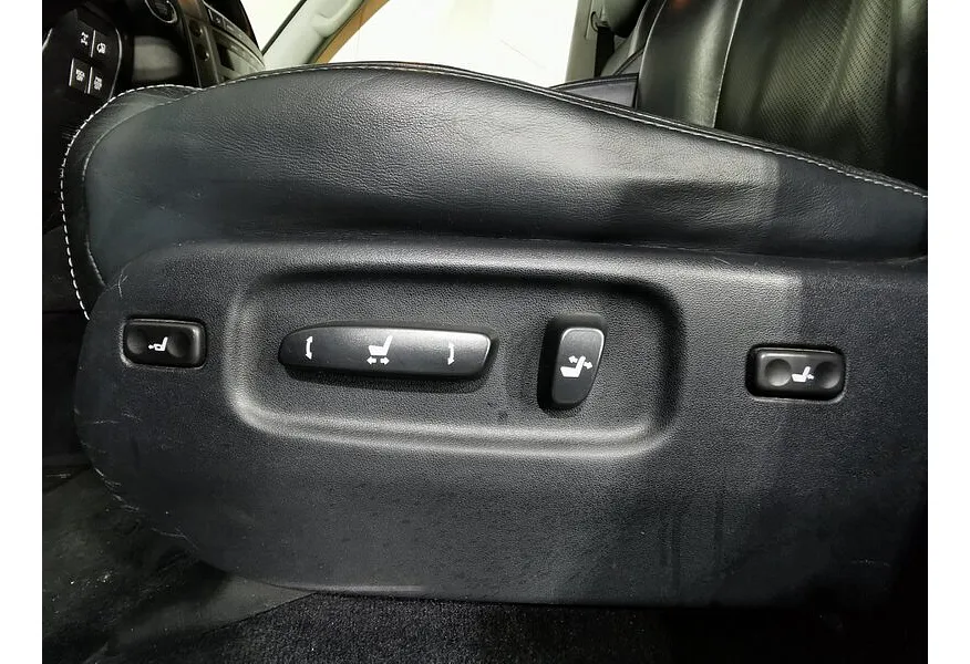 Lexus LX 570 AT (367 л.с.) Серый в АВИЛОН. Слайд №22