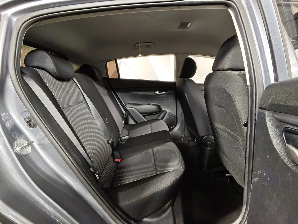 Kia Rio X-Line 1.6 MT (123 л.с.) Comfort Серый в АВИЛОН. Слайд №16