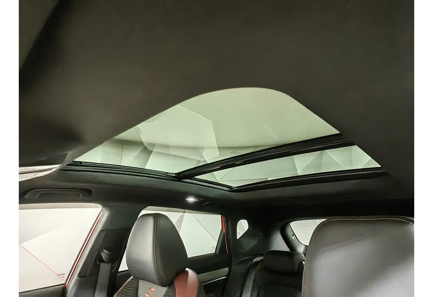 Geely Coolray 1.5T 7DCT 2WD (150 л.с.) Flagship Красный в АВИЛОН. Слайд №21