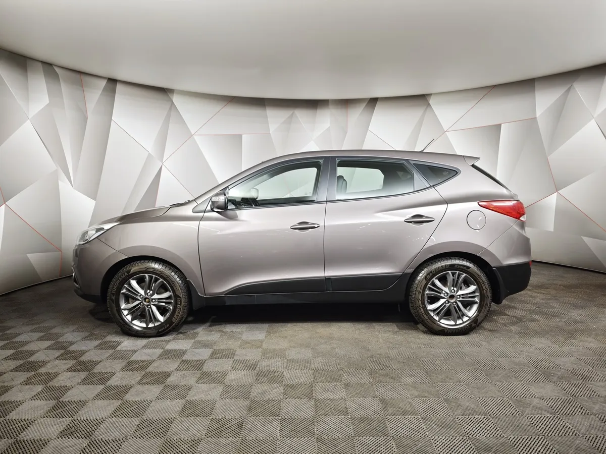 Hyundai ix35 2.0 AT (150 л.с.) Comfort Коричневый в АВИЛОН. Слайд №5