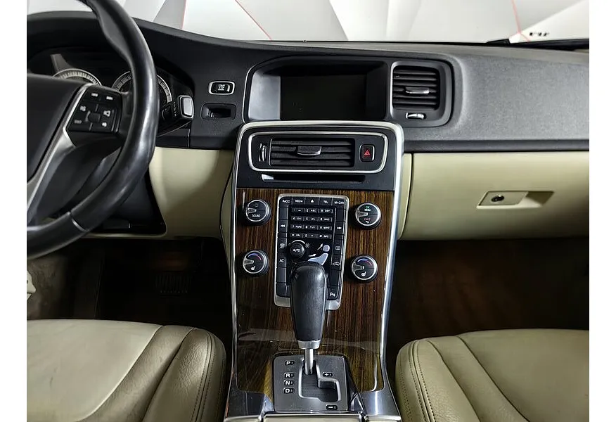 Volvo S60 1.6 T4 Turbo Powershift (180 л.с.) Черный в АВИЛОН. Слайд №15