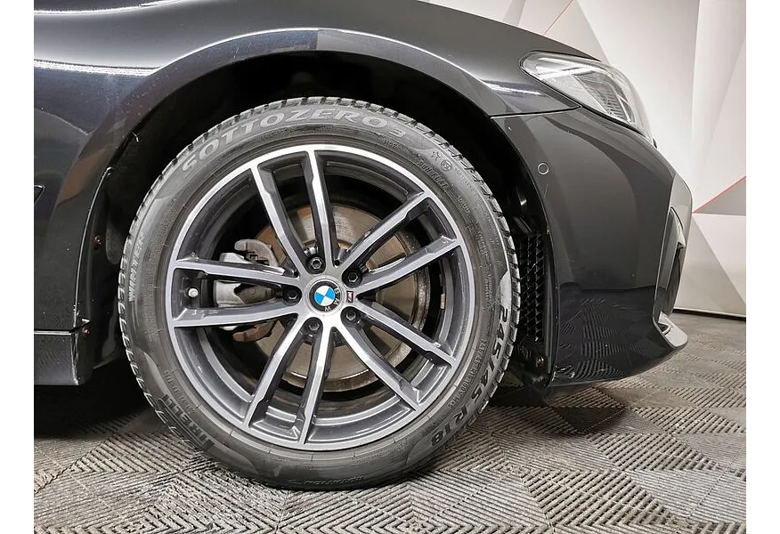 BMW 5 серия 520d xDrive Steptronic (190 л.с.) M Sport Pure Черный в АВИЛОН. Слайд №7