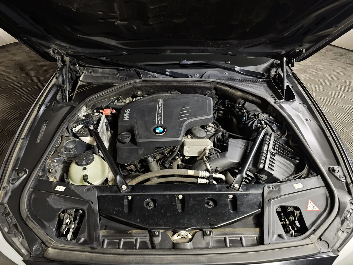 BMW 5 серия 528i xDrive Steptronic (245 л.с.) Черный в АВИЛОН. Слайд №10
