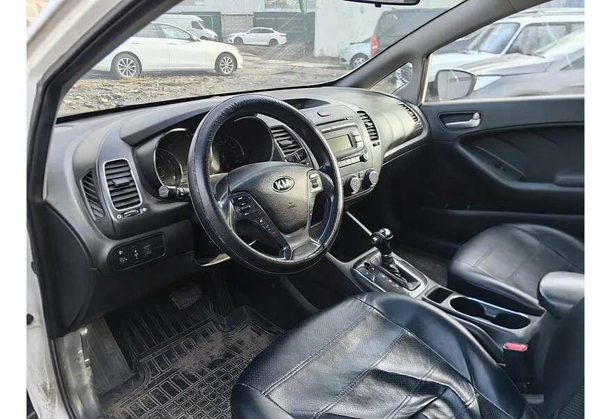 Kia Cerato 1.6 AT (130 л.с.) Comfort Белый в АВИЛОН. Слайд №5