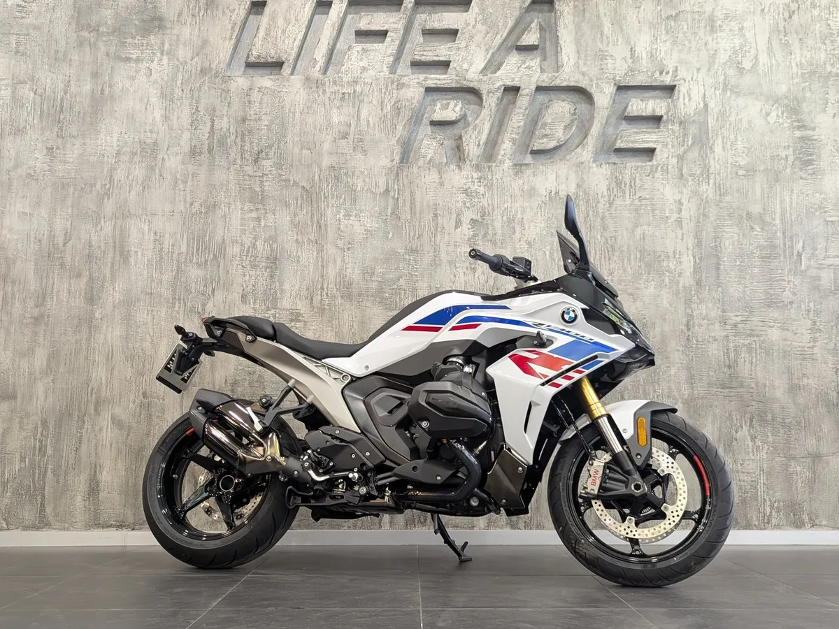 BMW Motorrad R 1300 RS 1300 см³ (145 л.с.) (145) 1300 Белый в АВИЛОН. Слайд №2