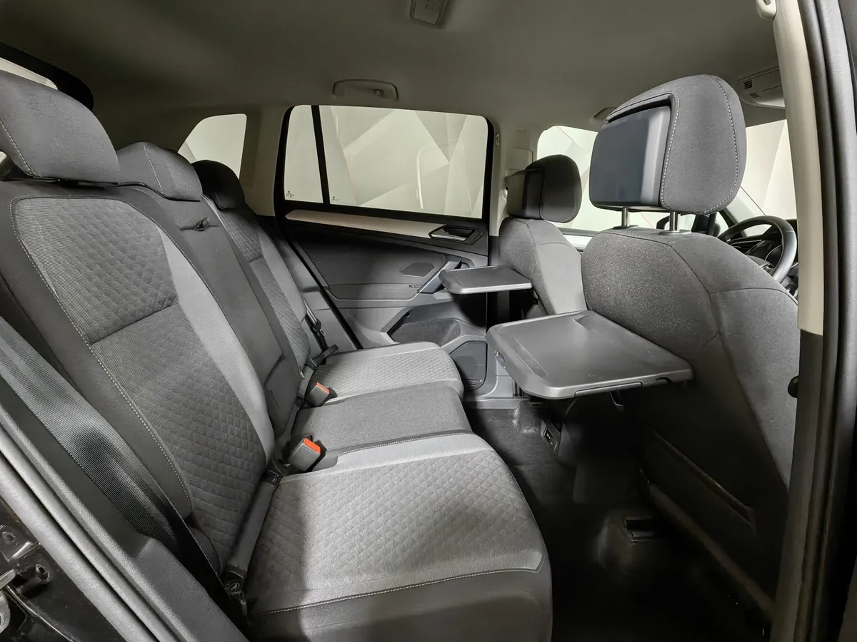 Volkswagen Tiguan 1.4 TSI BlueMotion DSG (150 л.с.) Comfortline Черный в АВИЛОН. Слайд №16