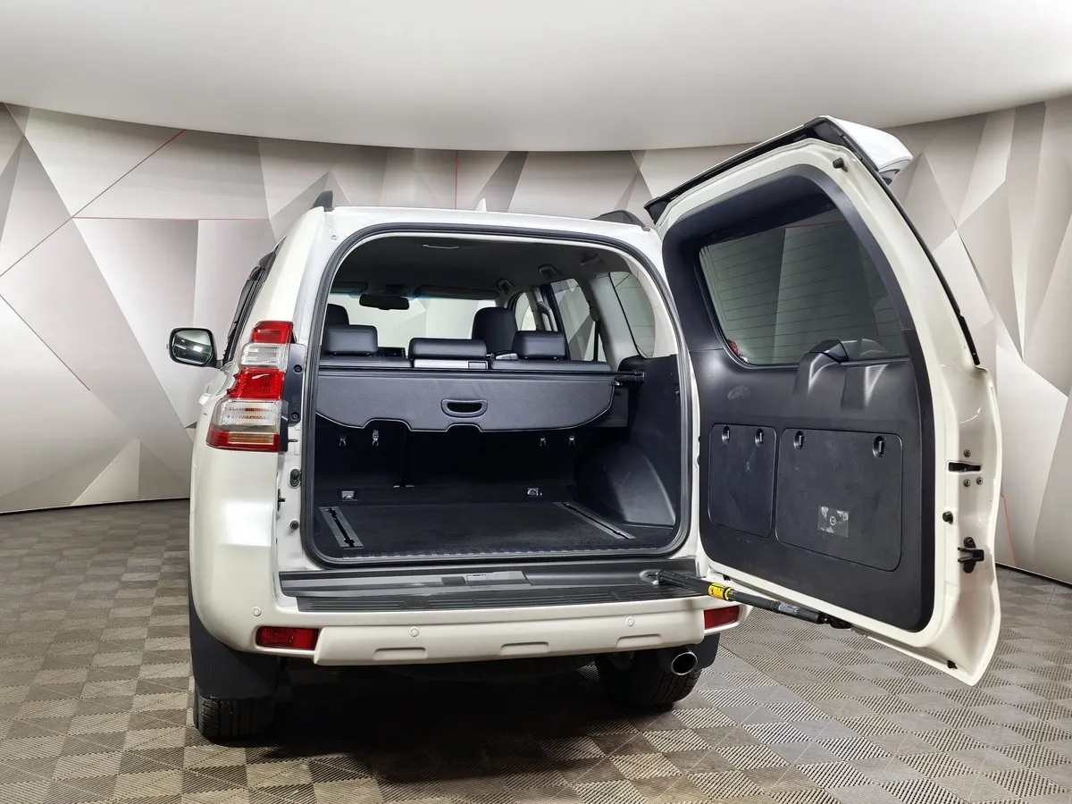 Toyota Land Cruiser Prado 4.0 AT 4WD (282 л.с.) Белый в АВИЛОН. Слайд №11