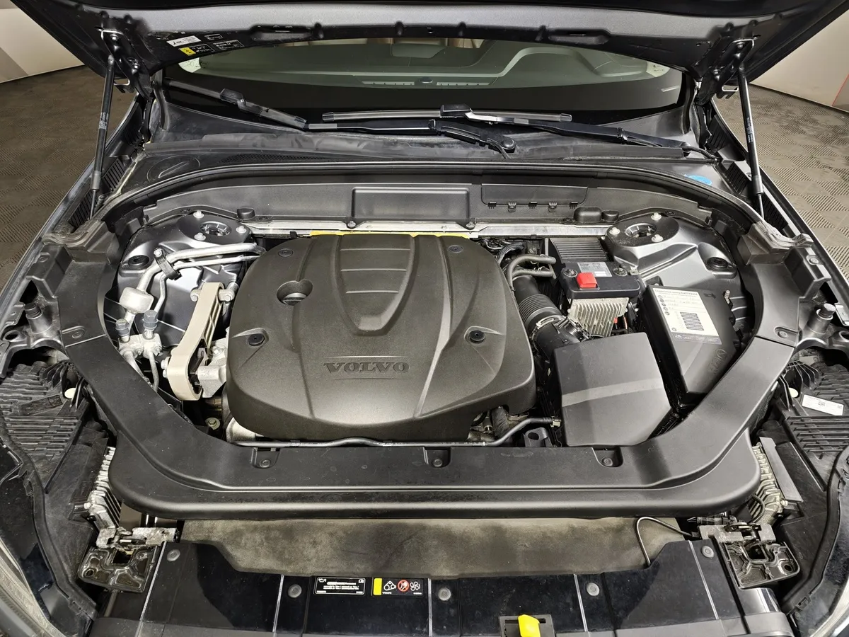Volvo XC60 2.0 D5 AT AWD (235 л.с.) Momentum Серый в АВИЛОН. Слайд №8