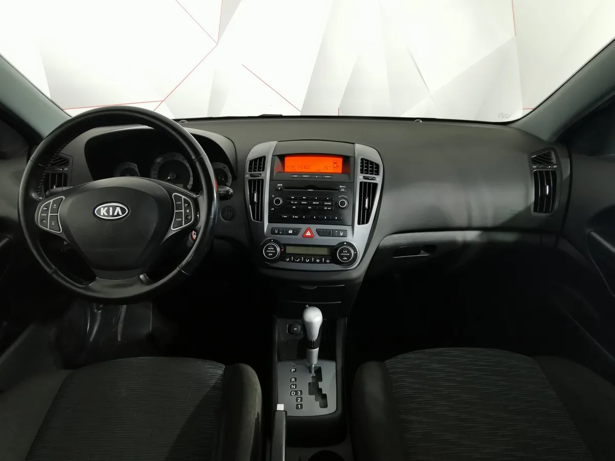 Kia Ceed 2.0 AT (143 л.с.) Серый в АВИЛОН. Слайд №11