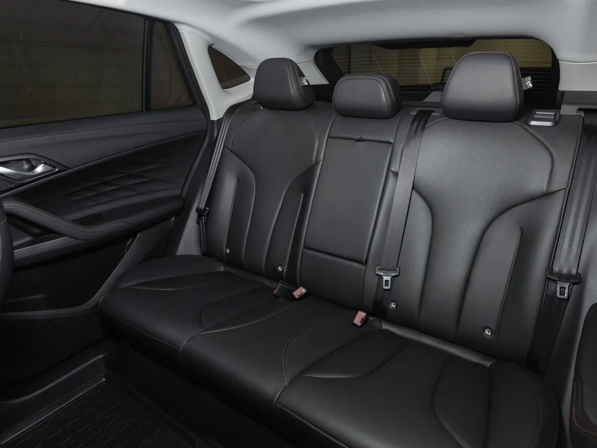 Москвич М70 1.5 DCT FWD (150 л.с.) Драйв Серебристый в АВИЛОН. Слайд №10