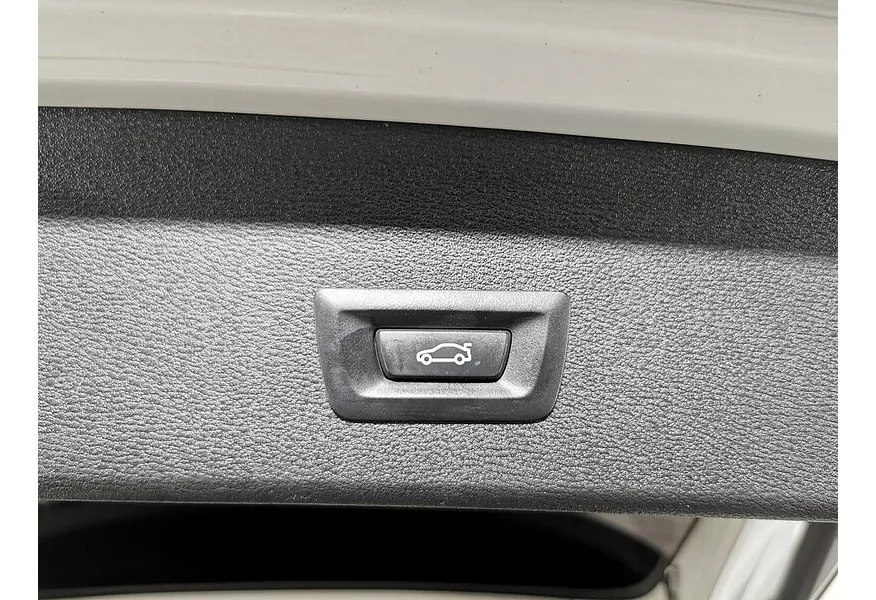 BMW X1 18i sDrive AT (136 л.с.) Advantage Белый в АВИЛОН. Слайд №17