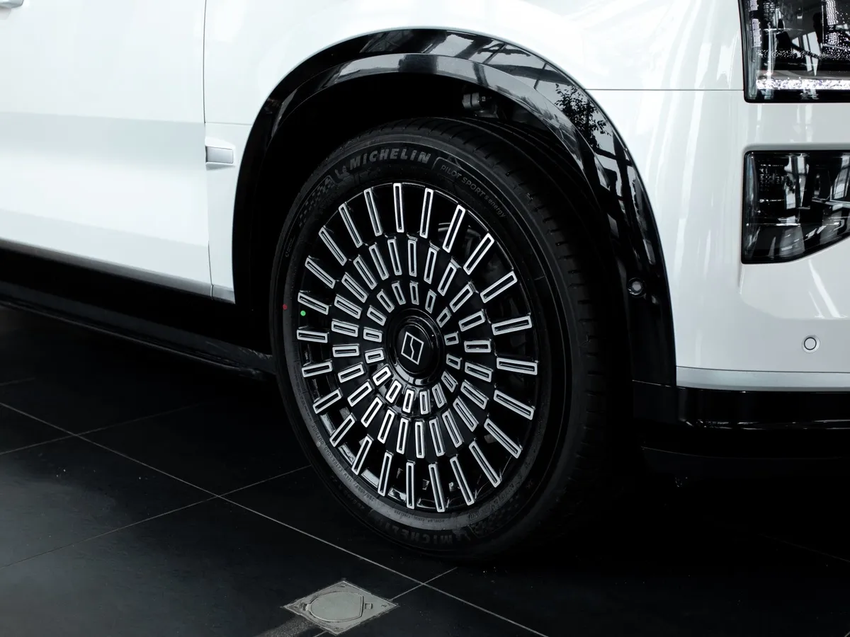 Zeekr 9X 2.0h AT 4WD (1177 л.с.) Max Белый в АВИЛОН. Слайд №18