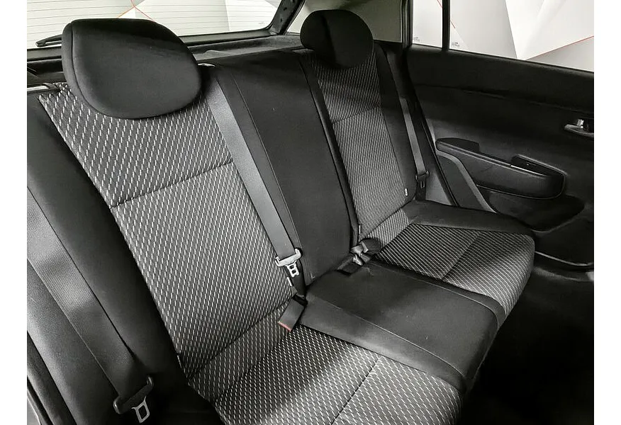 Kia Rio X-Line 1.6 AT (123 л.с.) Черный в АВИЛОН. Слайд №17