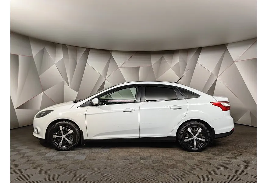Ford Focus 1.6 MT (125 л.с.) Trend Белый в АВИЛОН. Слайд №5