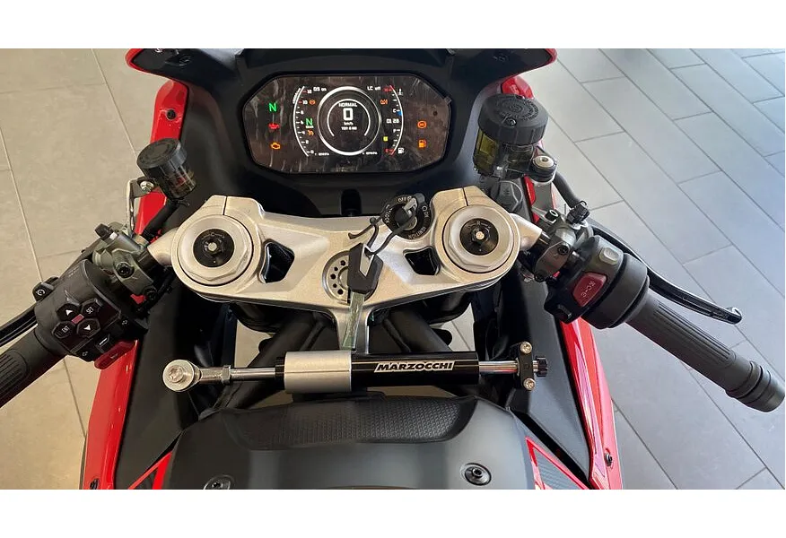 QJMOTOR SRK 921 RR 921 см³ (129 л.с.) (129) 921 Красный в АВИЛОН. Слайд №9