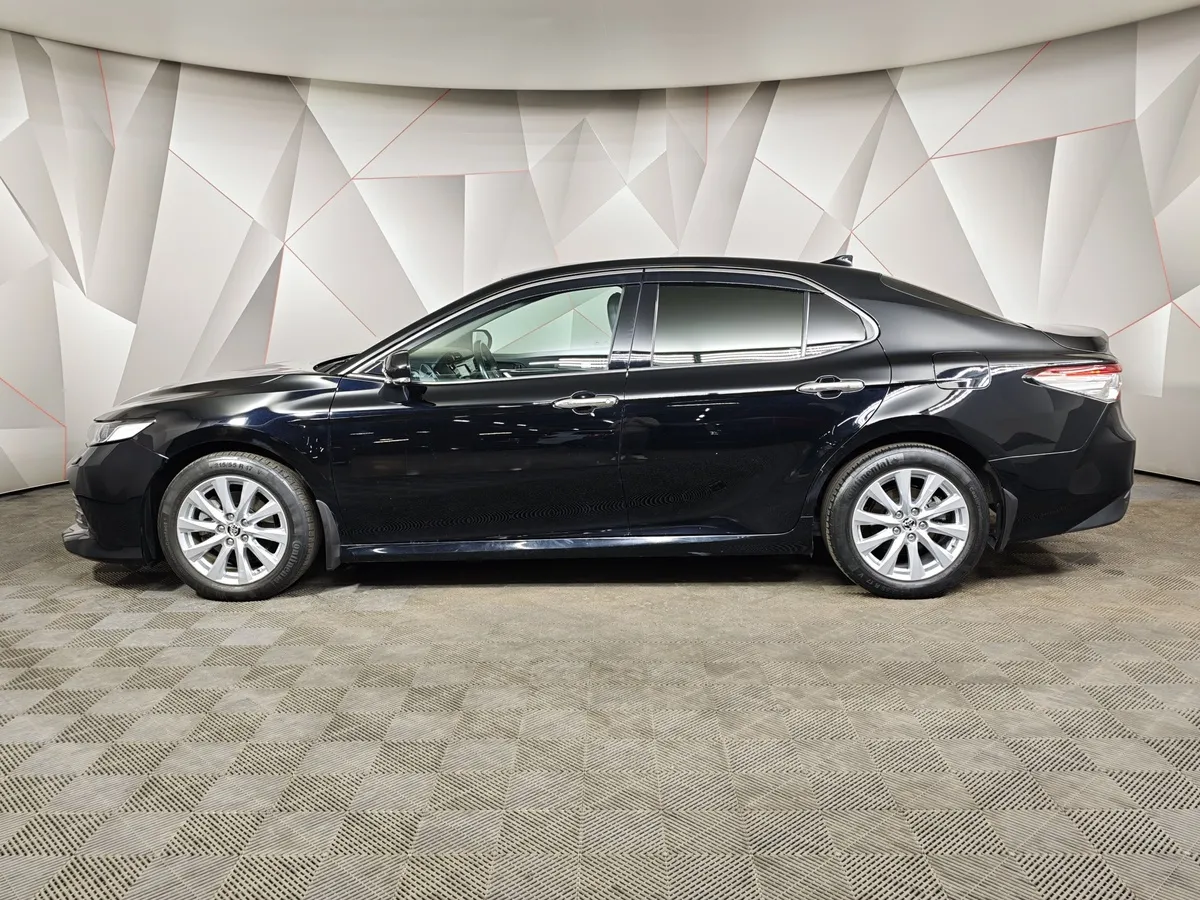 Toyota Camry 2.5 AT (181 л.с.) Черный в АВИЛОН. Слайд №5