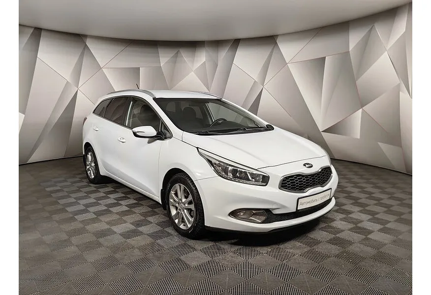 Kia Ceed 1.6 AT (129 л.с.) Белый в АВИЛОН. Слайд №3 Kia Ceed 1.6 AT (129 л.с.) Белый в АВИЛОН. Слайд №3