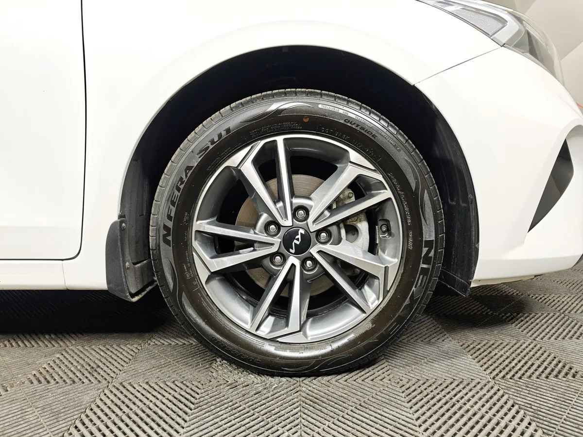 Kia Cerato 2.0 MPI AT (150 л.с.) Luxe Белый в АВИЛОН. Слайд №9