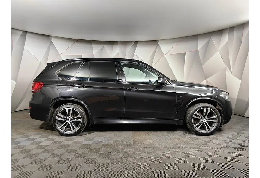 BMW X5 xDrive30d Steptronic (249 л.с.) Черный в АВИЛОН. Слайд №6
