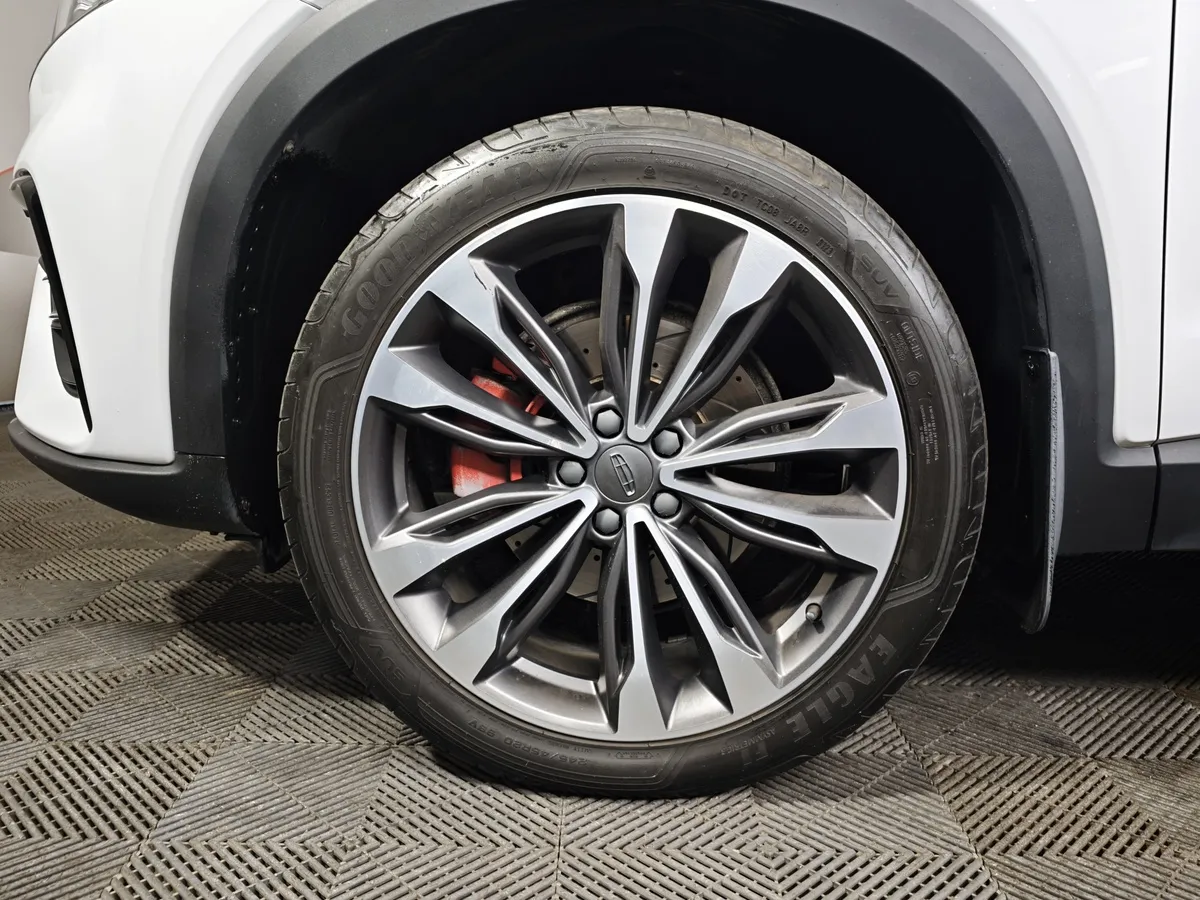 Geely Tugella 2.0 AT AWD (238 л.с.) Flagship Белый в АВИЛОН. Слайд №9