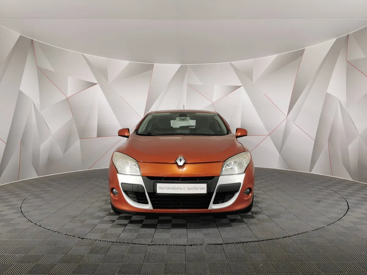 Renault Megane 2.0 CVT (138 л.с.) Оранжевый в АВИЛОН. Слайд №7