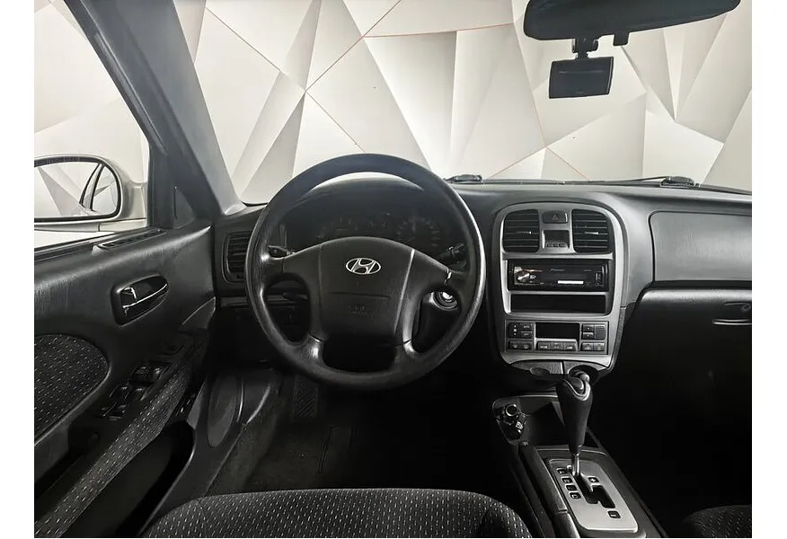 Hyundai Sonata 2.0 AT (150 л.с.) Classic Серебристый в АВИЛОН. Слайд №18