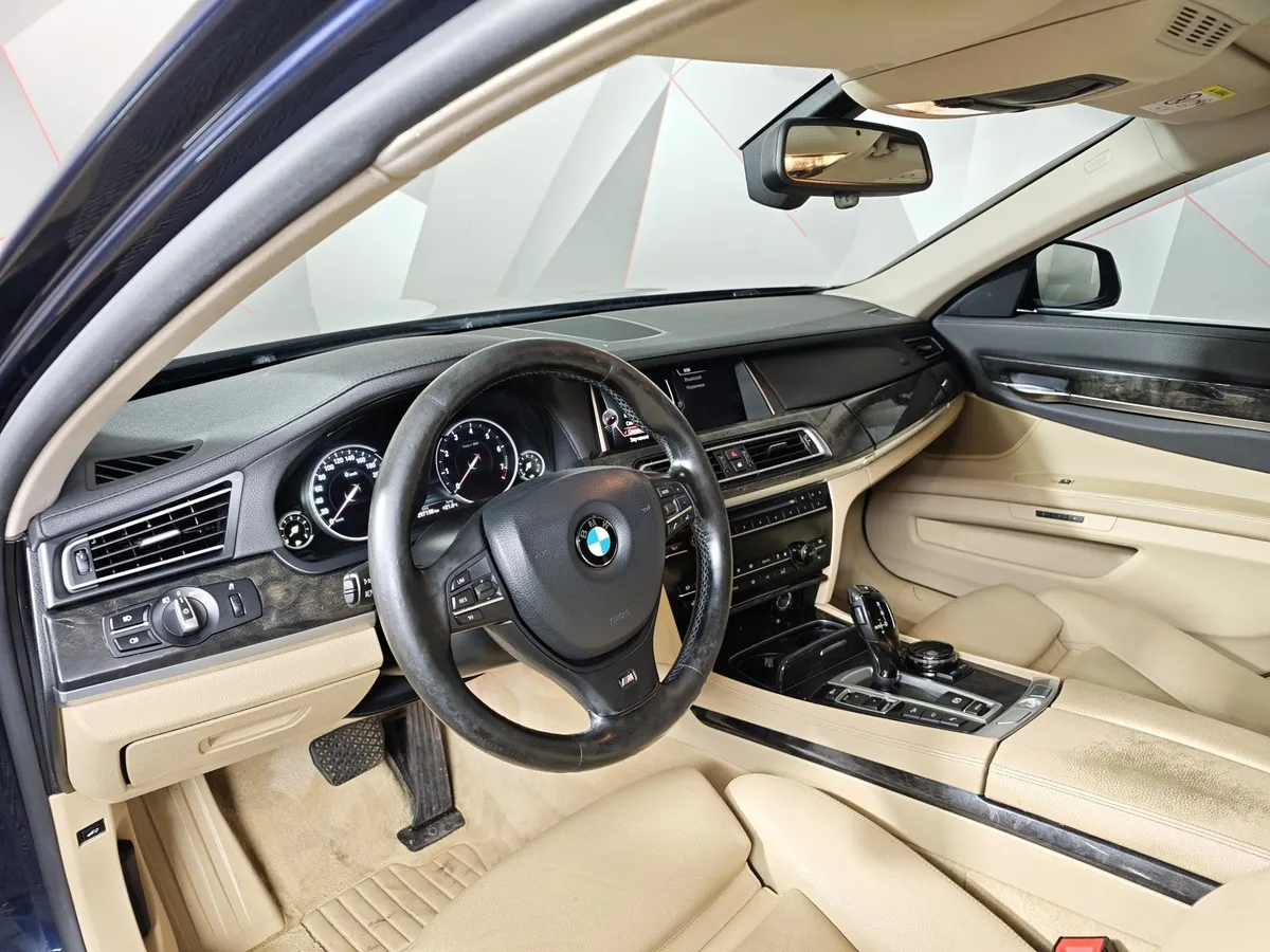 BMW 7 серия 740i AT (320 л.с.) Синий в АВИЛОН. Слайд №12