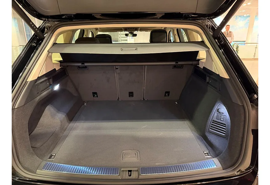 Volkswagen Touareg 2.0 TSI Tiptronic 4Motion (265 л.с.) Черный в АВИЛОН. Слайд №20