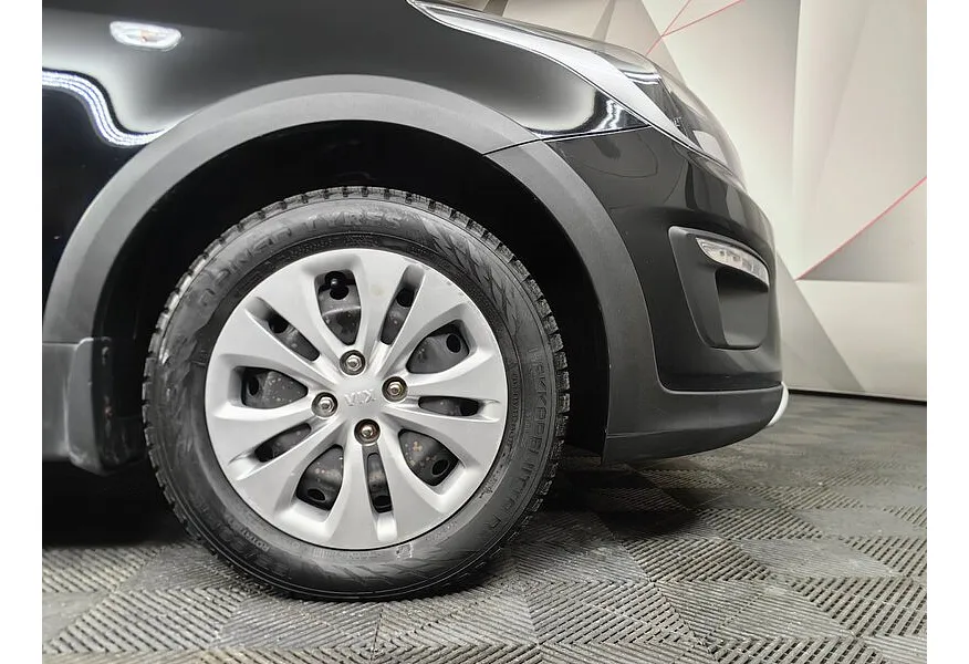 Kia Rio X-Line 1.6 AT (123 л.с.) Luxe Черный в АВИЛОН. Слайд №9