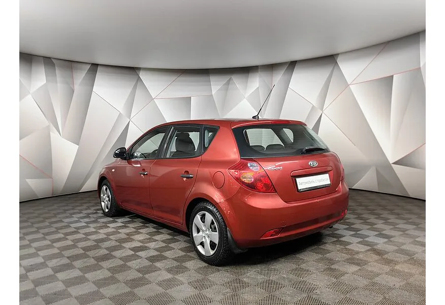 Kia Ceed 1.6 AT (122 л.с.) Красный в АВИЛОН. Слайд №4
