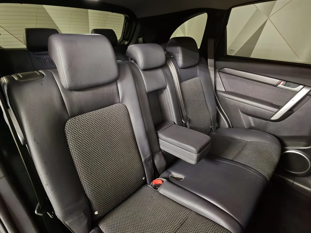 Chevrolet Captiva 3.2 AT 5 мест (230 л.с.) Черный в АВИЛОН. Слайд №15