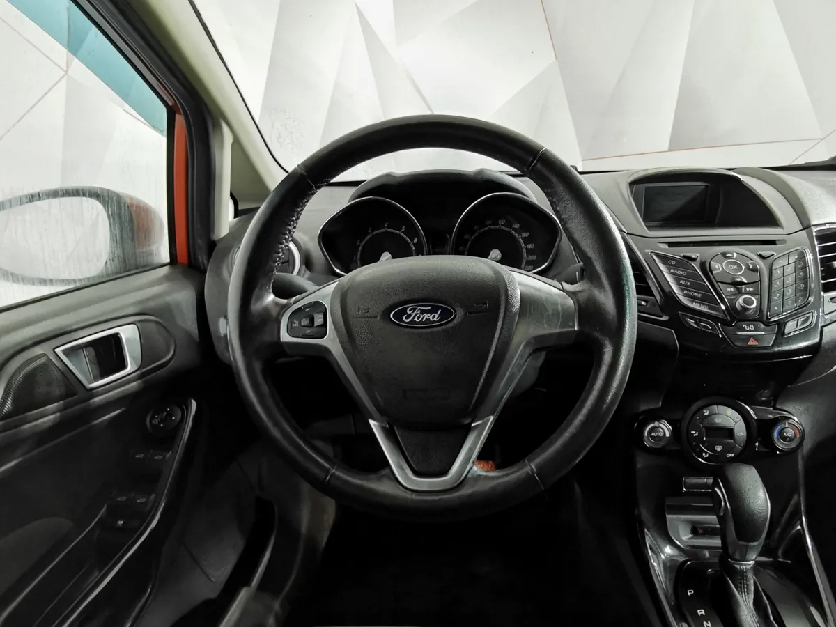 Ford Fiesta 1.4 MT (80 л.с.) Ghia Оранжевый в АВИЛОН. Слайд №19
