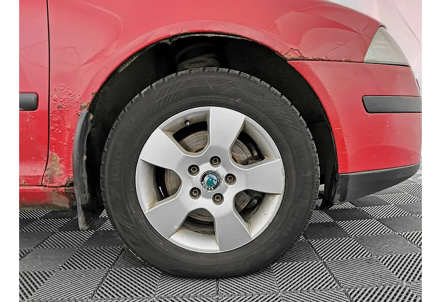 Skoda Octavia 1.6 Tiptronic (102 л.с.) Красный в АВИЛОН. Слайд №9