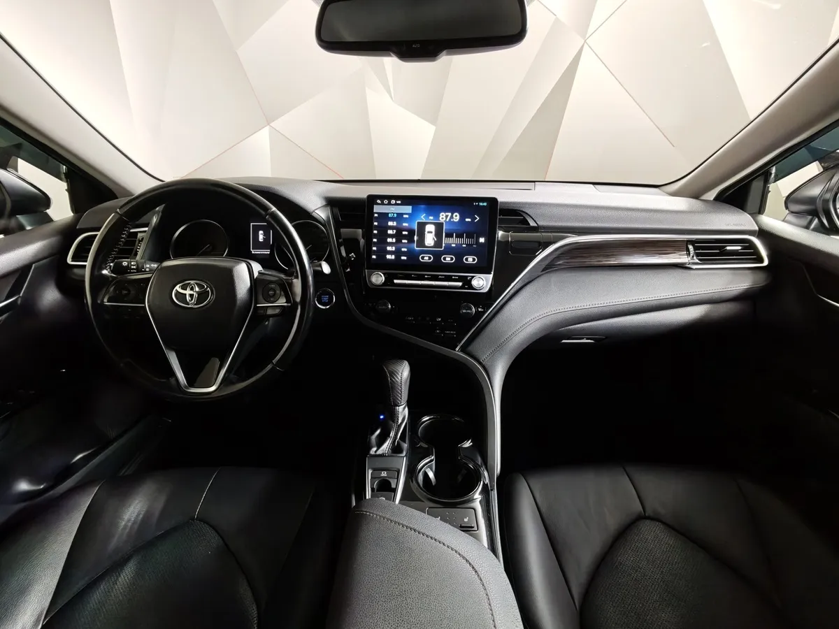 Toyota Camry 2.5 AT (181 л.с.) Черный в АВИЛОН. Слайд №13
