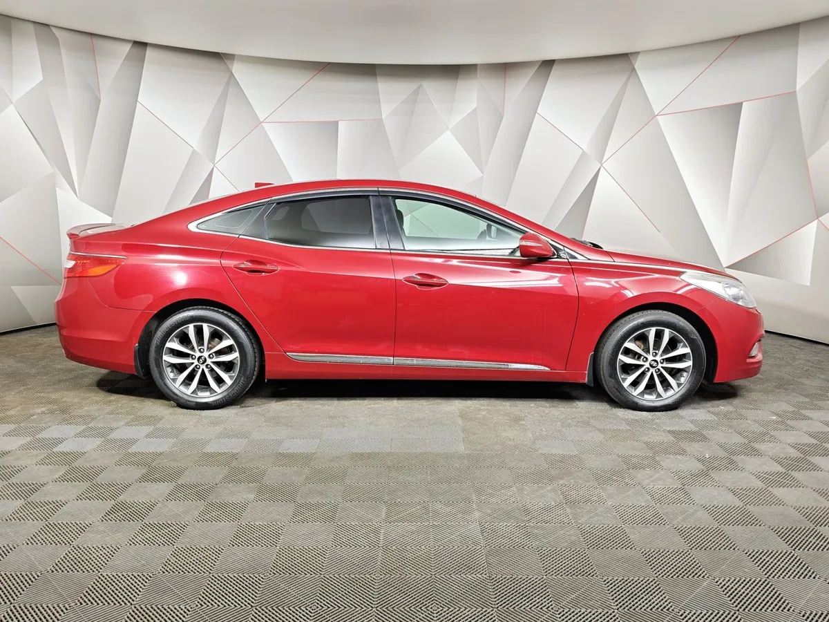 Hyundai Grandeur 3.0 AT (250 л.с.) Business Красный в АВИЛОН. Слайд №6